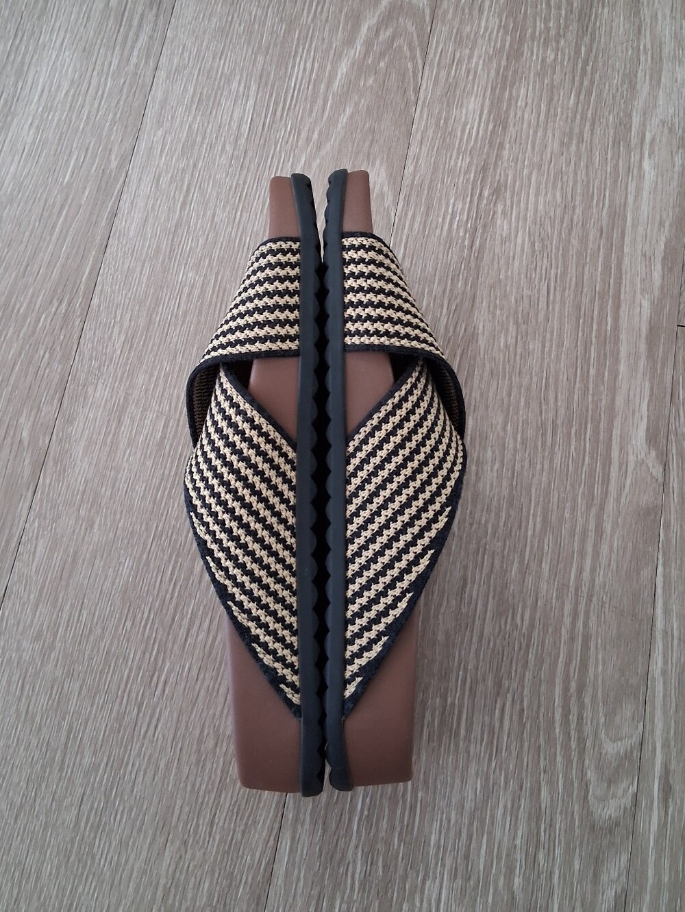 Rothy's The Weekend Slide Sandals In Toffee Stripe - Picture 8 of 14